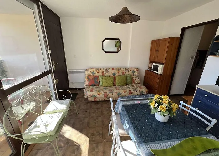 Appartement T2 Rdc Avec Parking, Proche Centre Et A - Fr-1-702-12 *